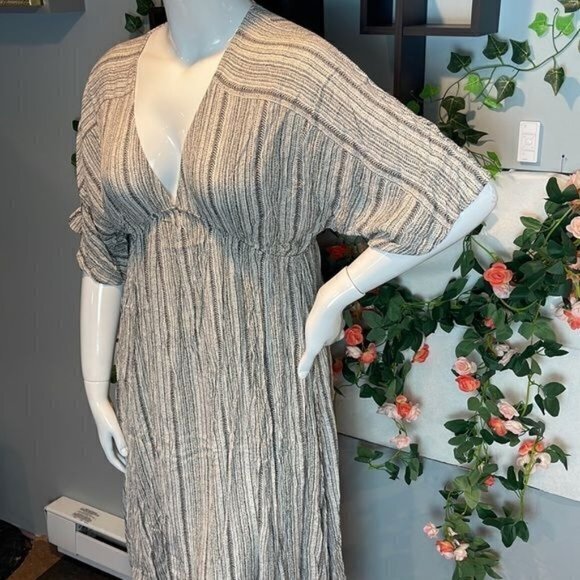 Cupshe  Plunging Striped Summer Flowy Midi Dress Size Large - Picture 10 of 16